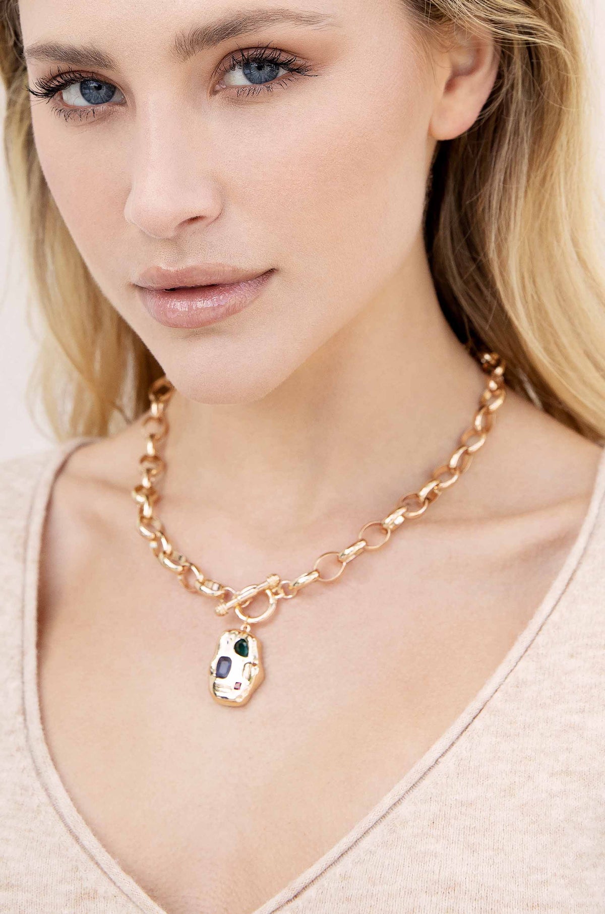 Rainbow Crystal Nugget Toggle Necklace - Rainbow Crystal with 18k Gold Plating | Ettika