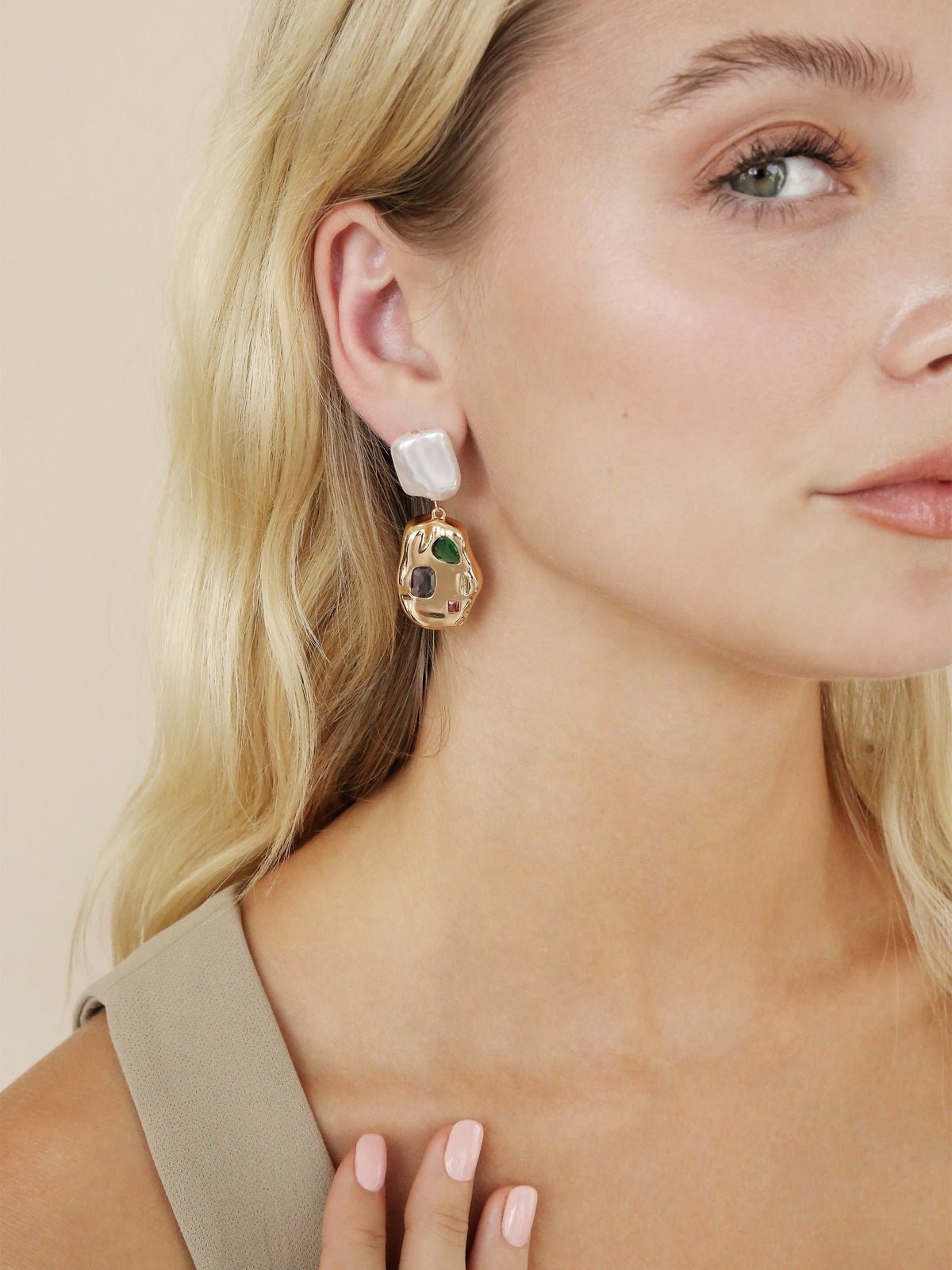 Rainbow Crystal Nugget & Pearl Earrings - Pearl | Ettika
