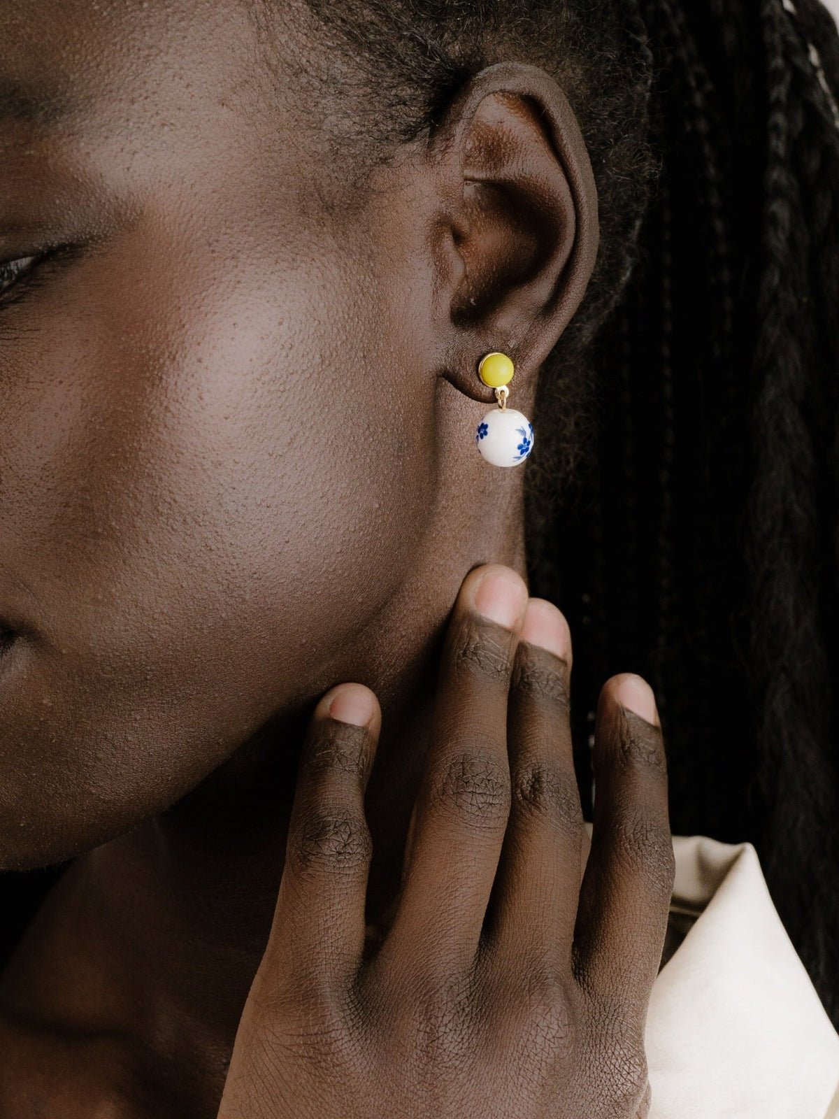 Indigo Floral Drop Earrings - Yellow Resin | Ettika