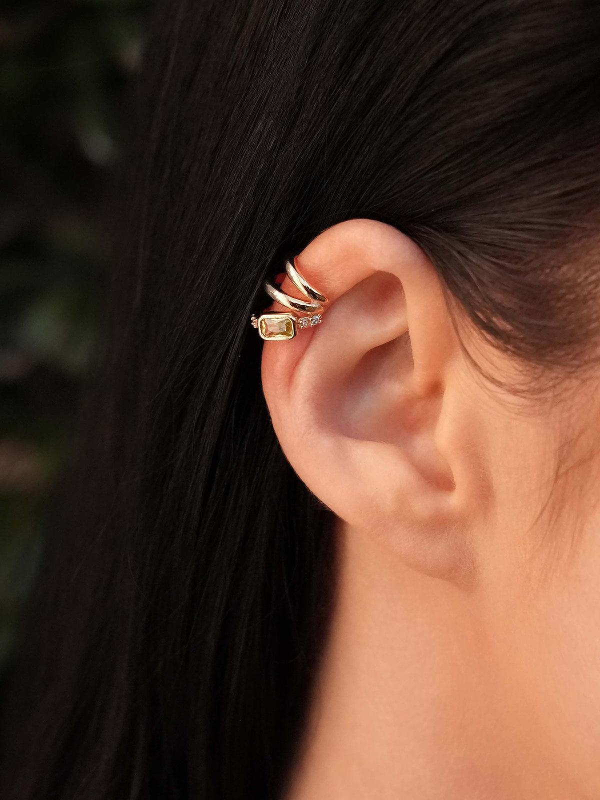 Cluster Ear Cuff - Peridot Crystal with 18k Gold Plating | Ettika