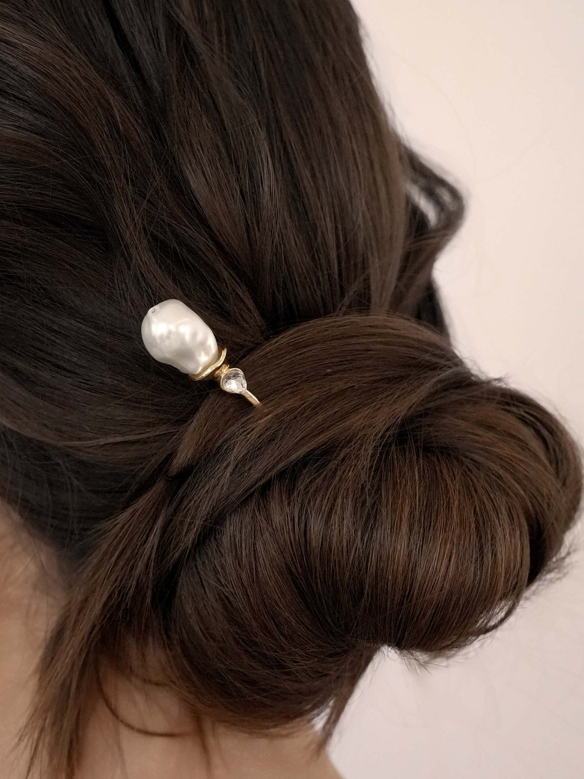 Mermaid Pearl Hair Pin - Pearl with Gold Tone | Ettika