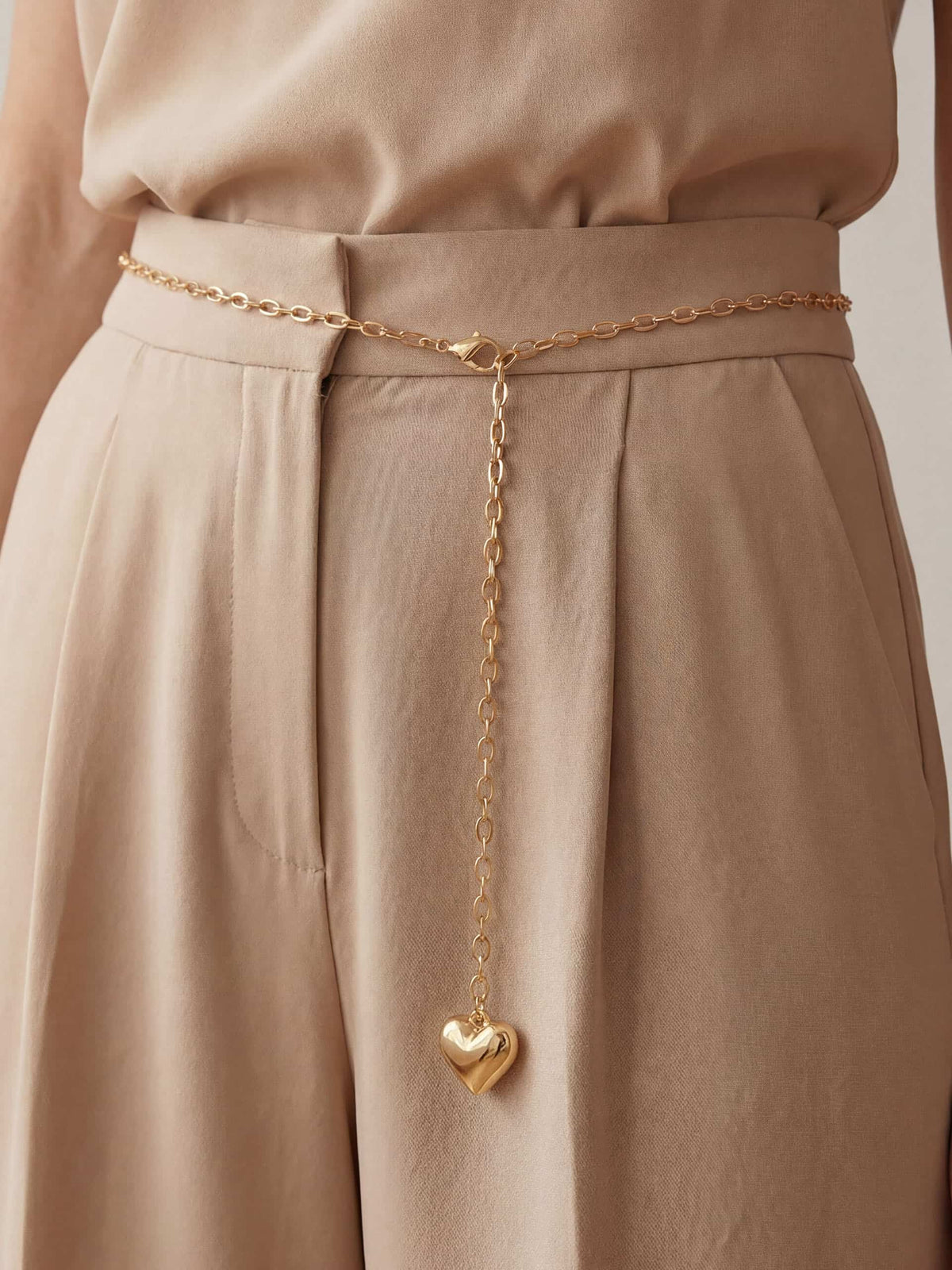 Heart Charm Chain Belt - Gold Tone | Ettika