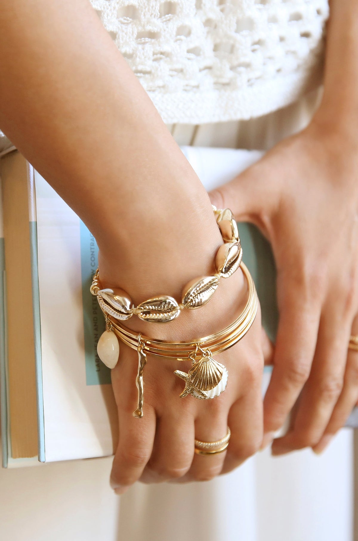 Seven Seas Shell Bracelet - Shell with 18k Gold Plating | Ettika