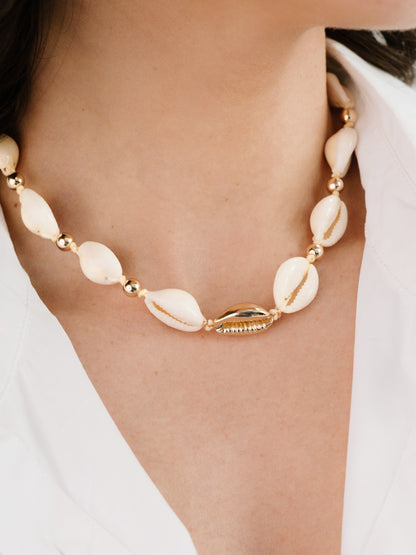 Ettika Jewelry | Shell & 18kt Gold Plated Necklace - Shell with 18k Gold Plating | Ettika