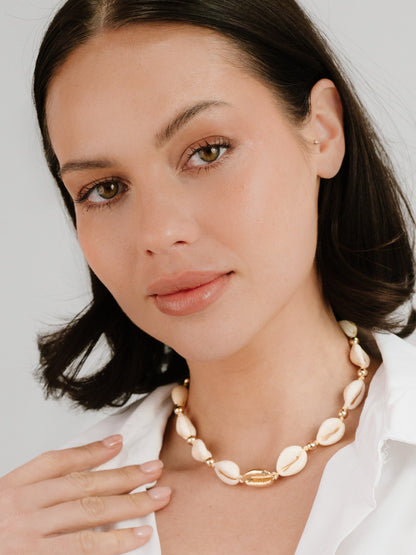 Ettika Jewelry | Shell & 18kt Gold Plated Necklace - Shell with 18k Gold Plating | Ettika