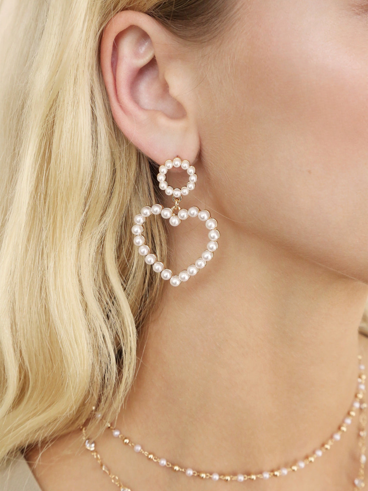 Loving Pearl Heart Earrings - Pearl | Ettika