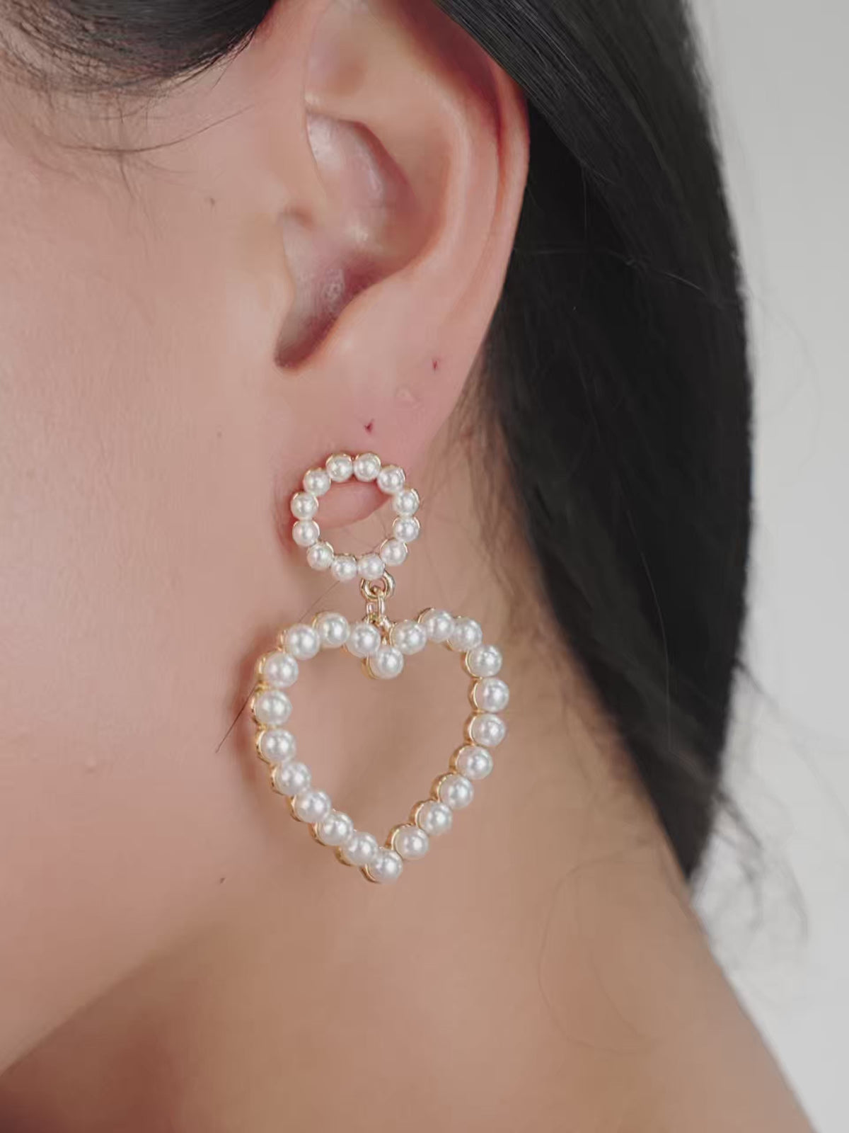 Loving Pearl Heart Earrings - Pearl | Ettika