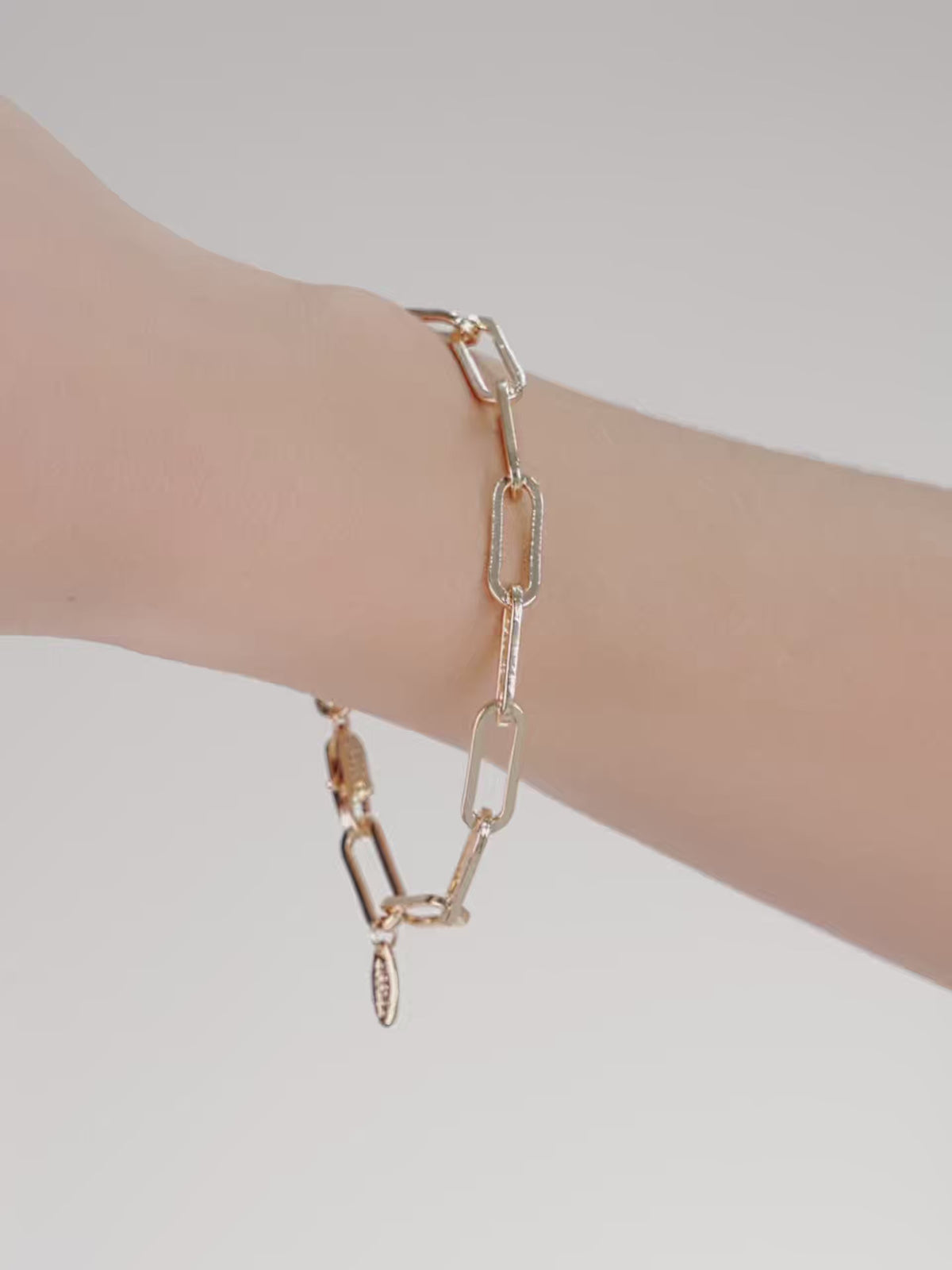 Interlinked Chain Bracelet - 18k Gold Plated | Ettika