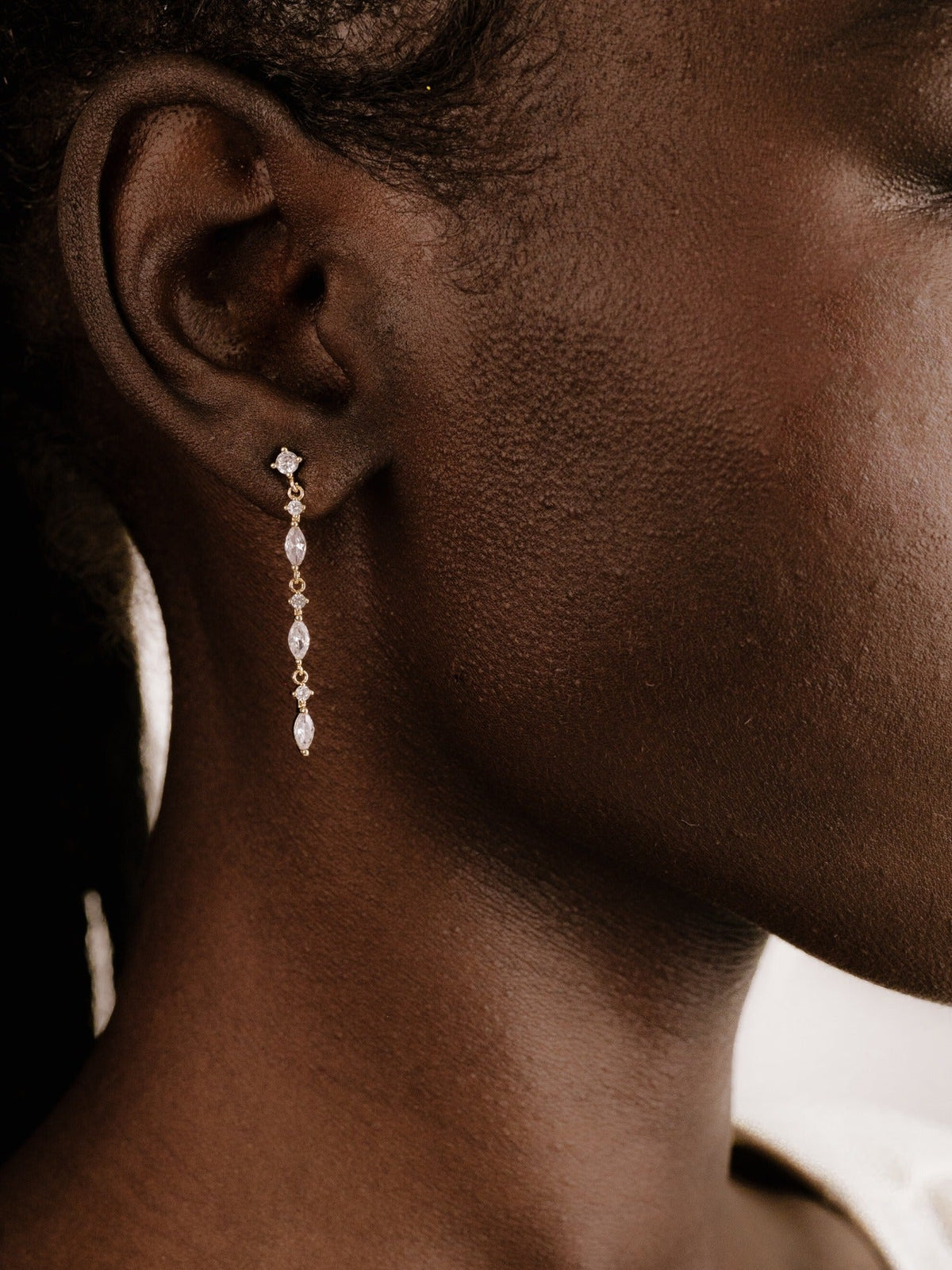Dainty Linear Crystal Drop Earrings - Clear Crystals | Ettika