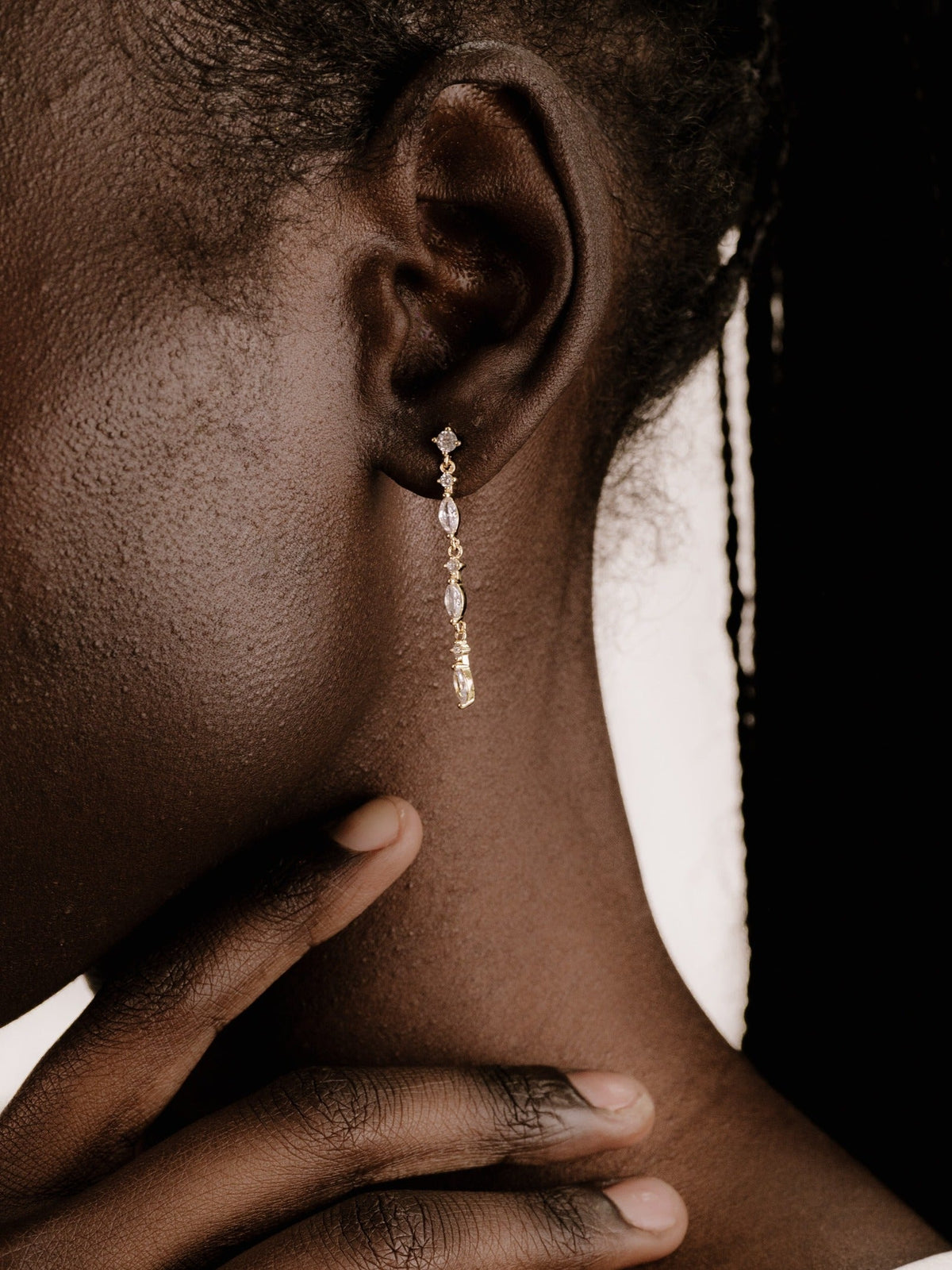 Dainty Linear Crystal Drop Earrings - Clear Crystals | Ettika