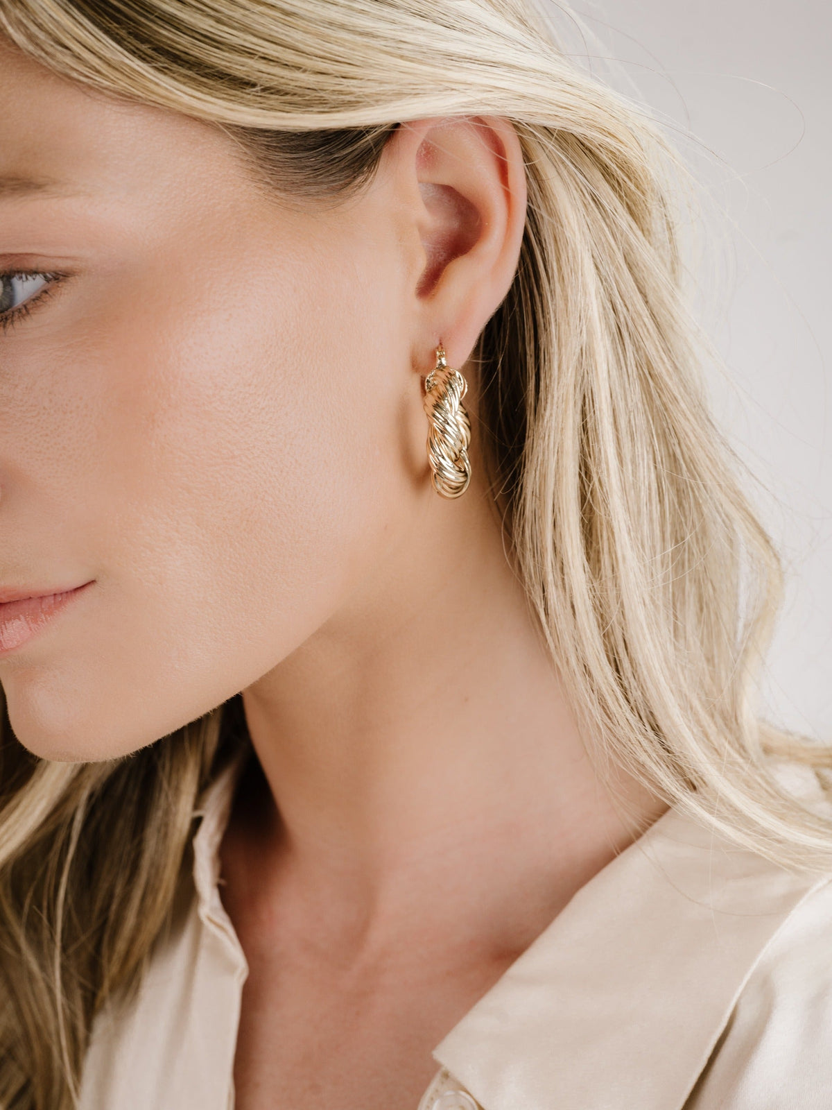 Modern Day Twist Hoops - 18k Gold Plated | Ettika