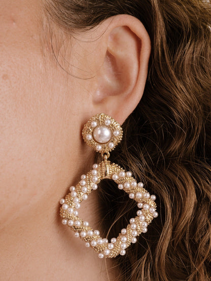 Pearl Knocker Earrings - Pearl | Ettika