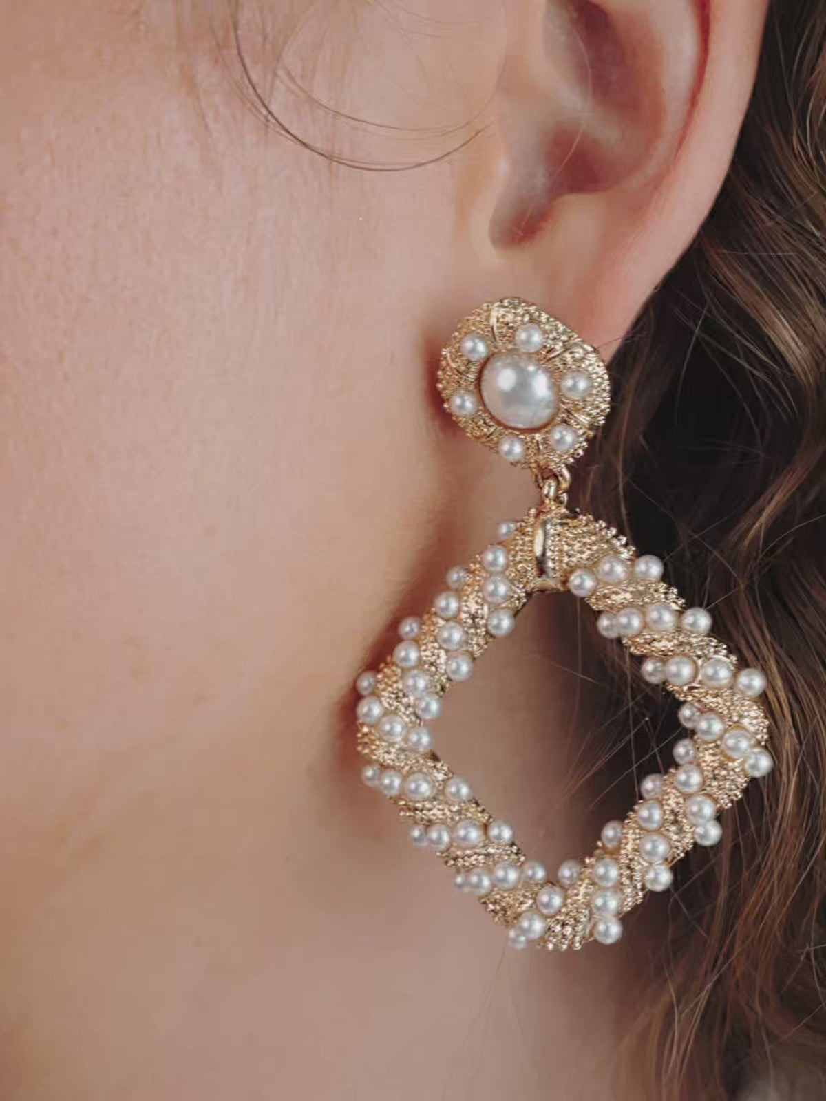 Pearl Knocker Earrings - Pearl | Ettika