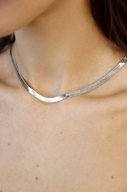 Brooklyn Flat Herringbone Chain Necklace - 18k Gold Plated | Ettika