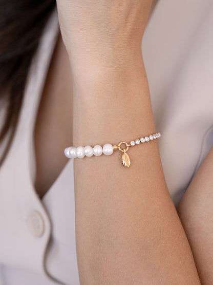 Pearl and Crystal Shell Bracelet - Pearl with 18k Gold Plating | Ettika