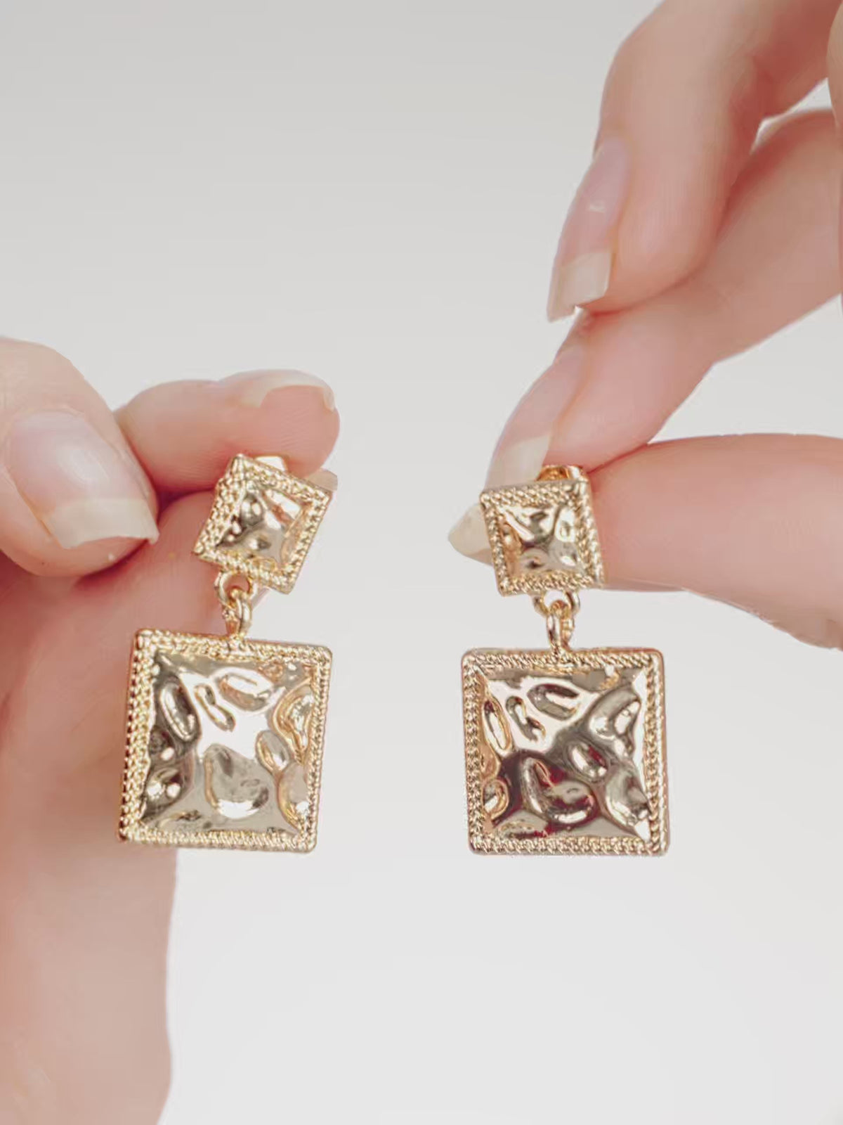 Repeated Square Dangle Earrings - 18k Gold Plated | Ettika