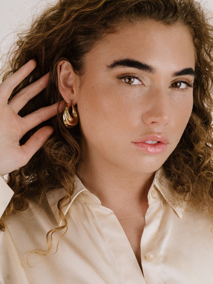 Crescent Swirl Hoop Earrings - 18k Gold Plated | Ettika