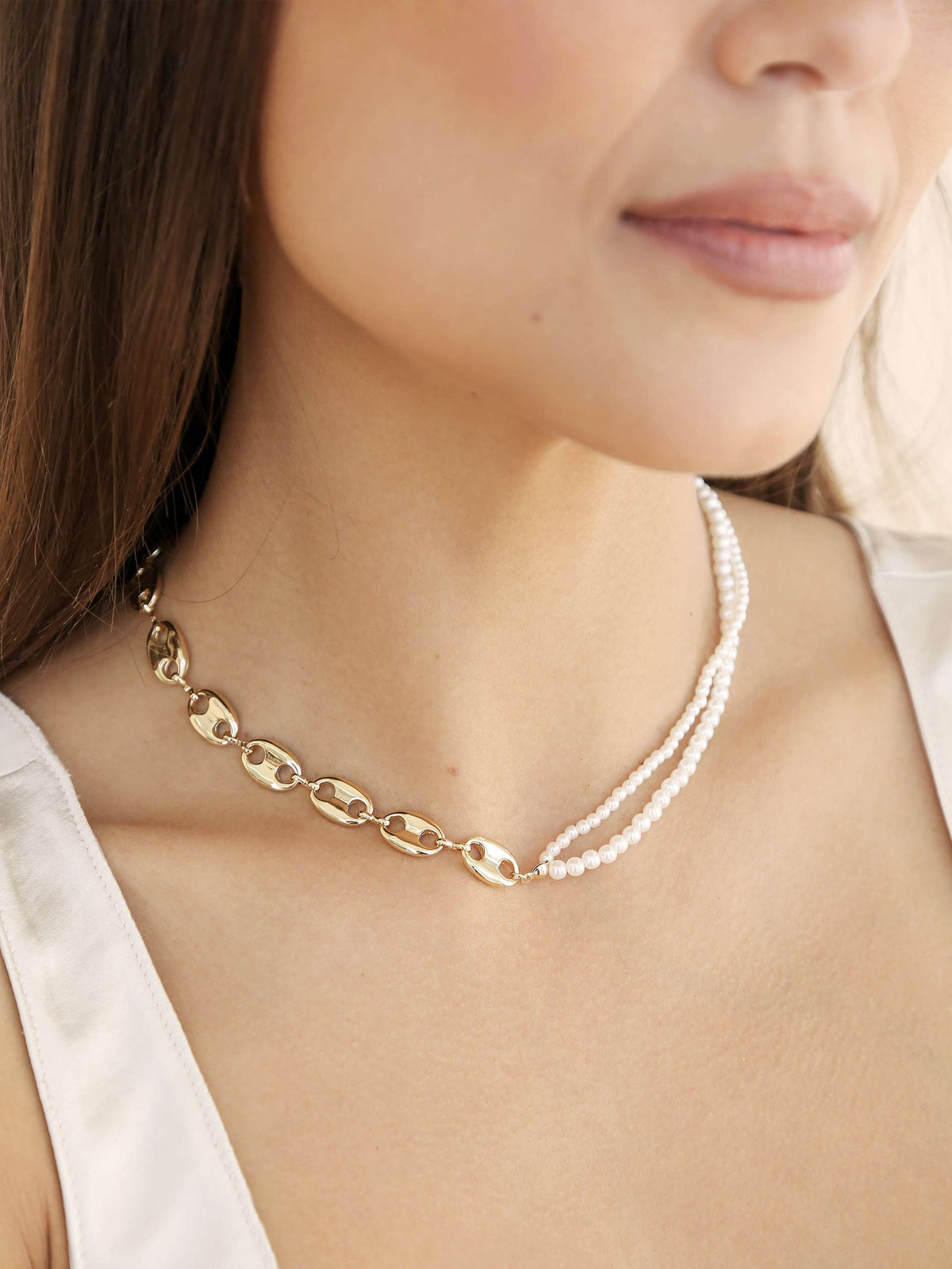 Meet Me Halfway Pearl and Chain Link Necklace - Pearl | Ettika
