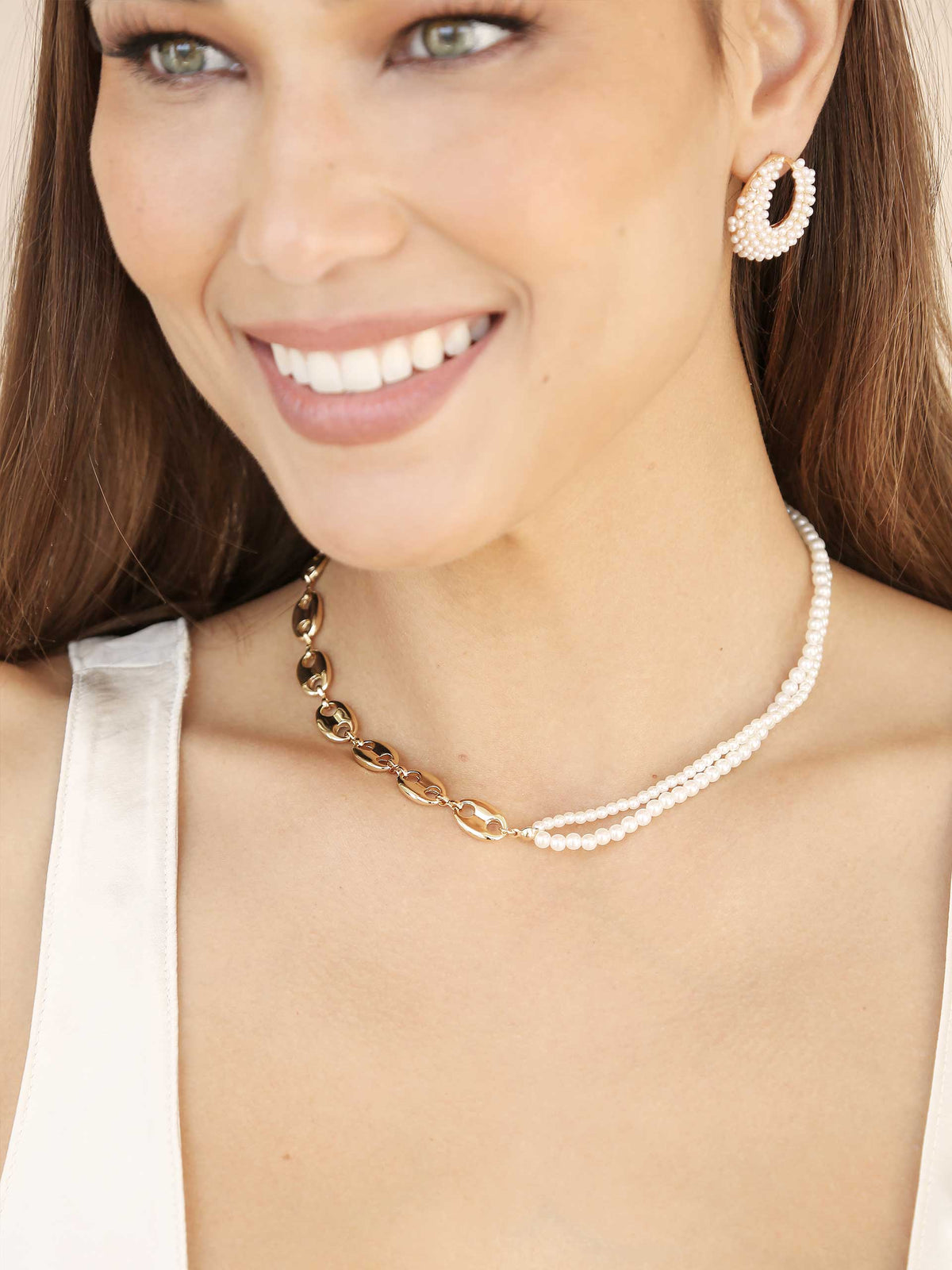 Meet Me Halfway Pearl and Chain Link Necklace - Pearl | Ettika