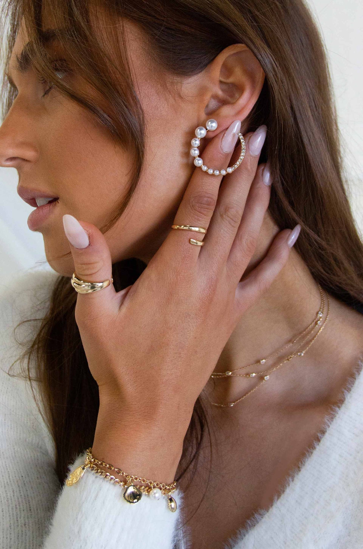 Chic Pearl And Crystal Open Circle Earrings - Pearl | Ettika
