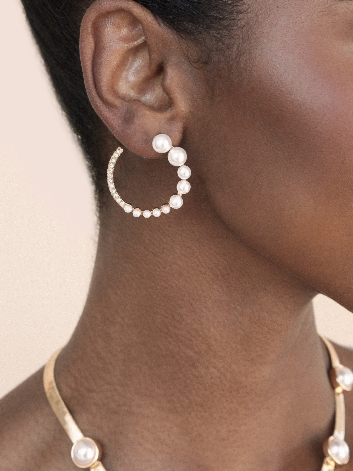 Chic Pearl And Crystal Open Circle Earrings - Pearl | Ettika