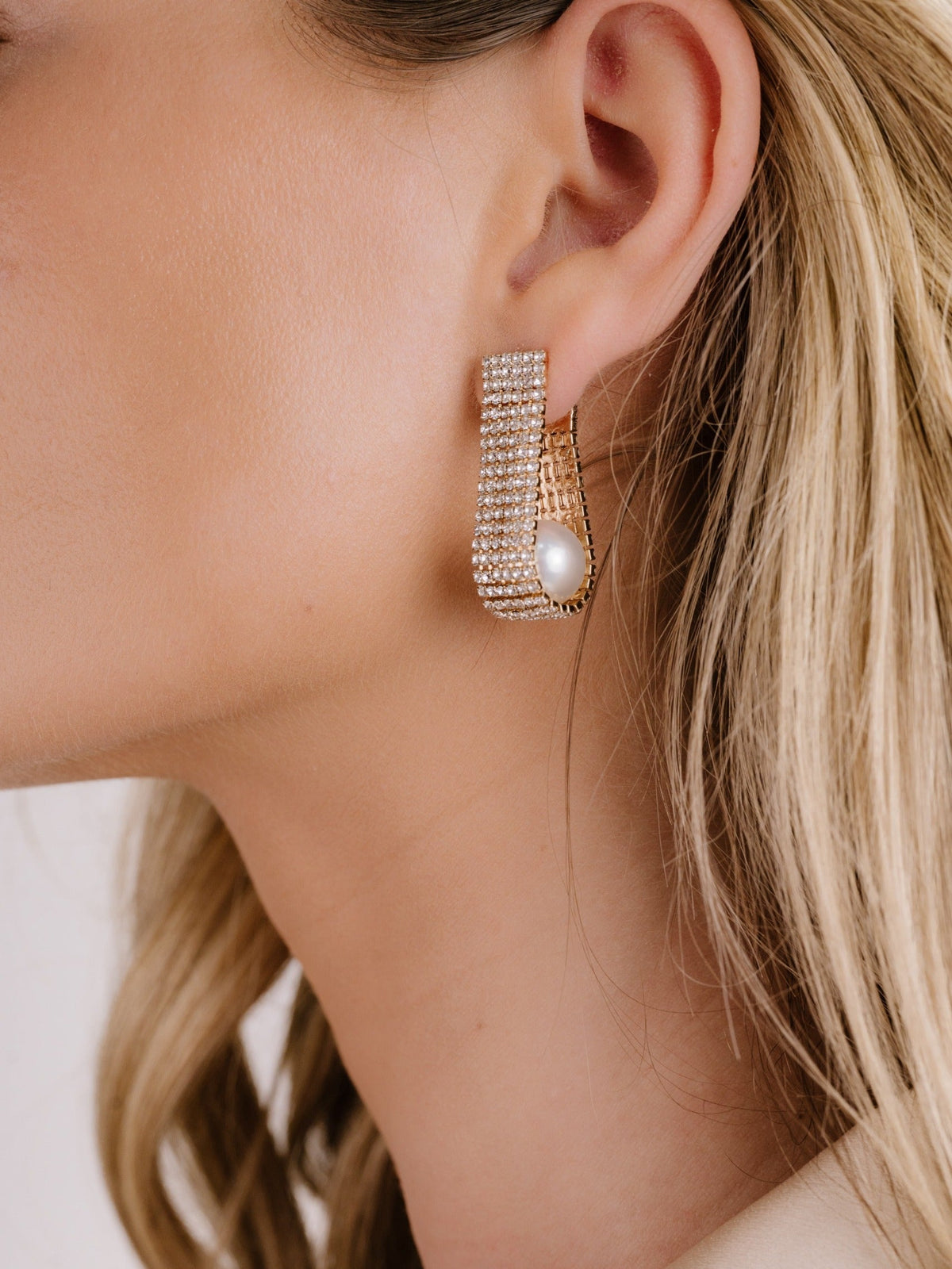 Swaddled Pearl Crystal Teardrop Earrings - Pearl | Ettika
