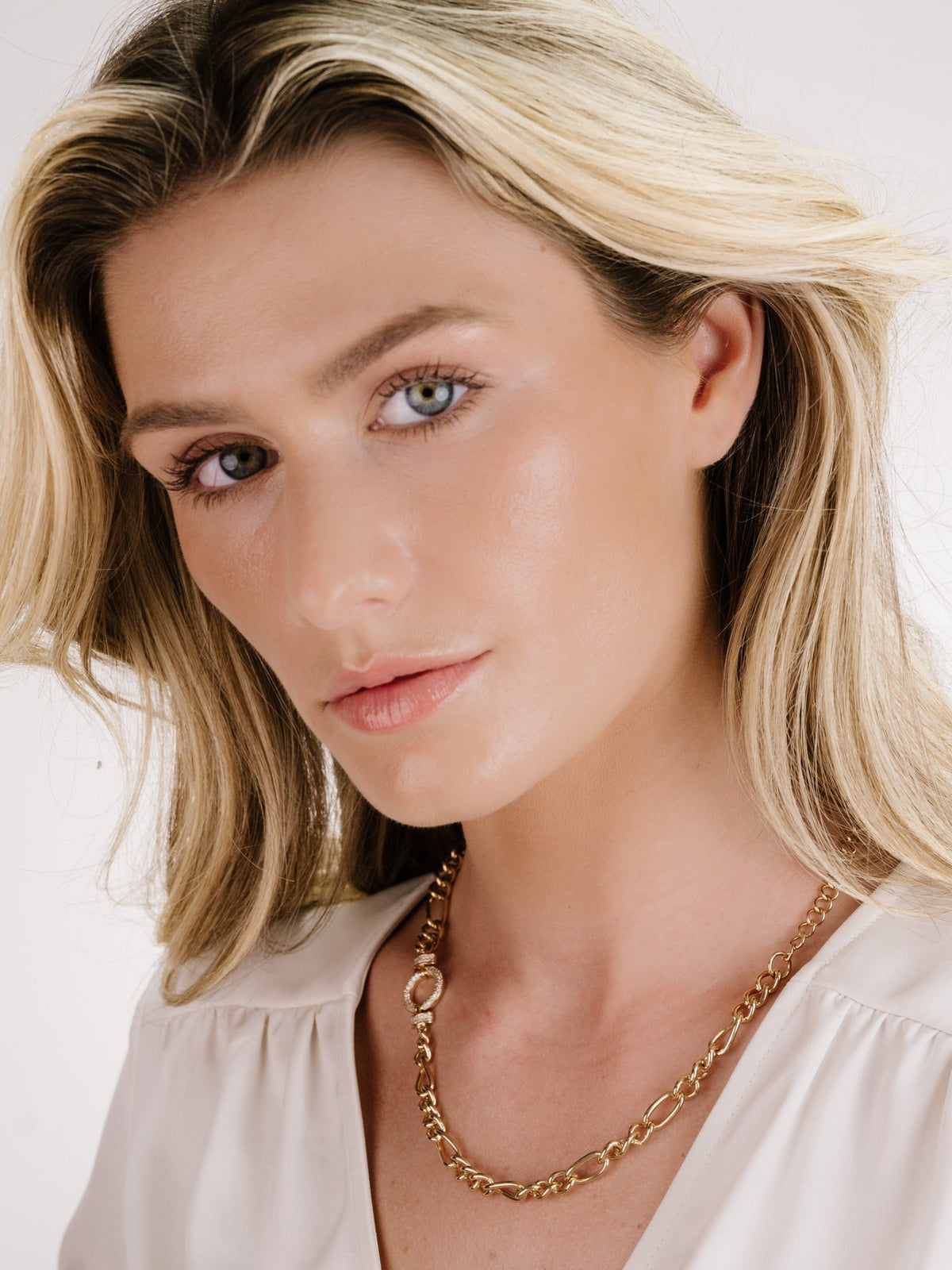 Eternity Crystal Circle Chain Link Necklace - 18k Gold Plated | Ettika
