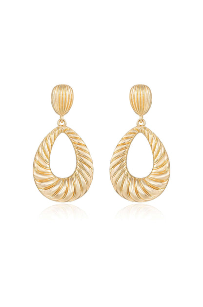 Teardrop Wave Detailed Earrings - 18k Gold Plated | Ettika
