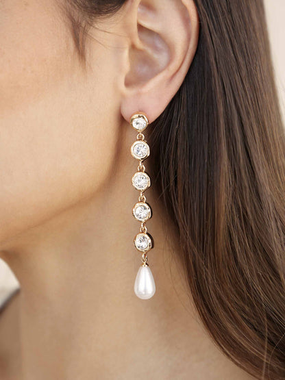 Elegantly Modern Dangle Earrings - Clear Crystals | Ettika