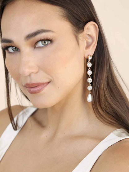 Elegantly Modern Dangle Earrings - Clear Crystals | Ettika