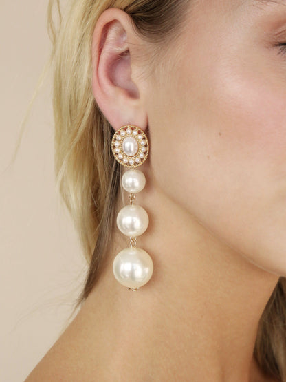 Graduating Pearl Dangle Earrings - Pearl | Ettika