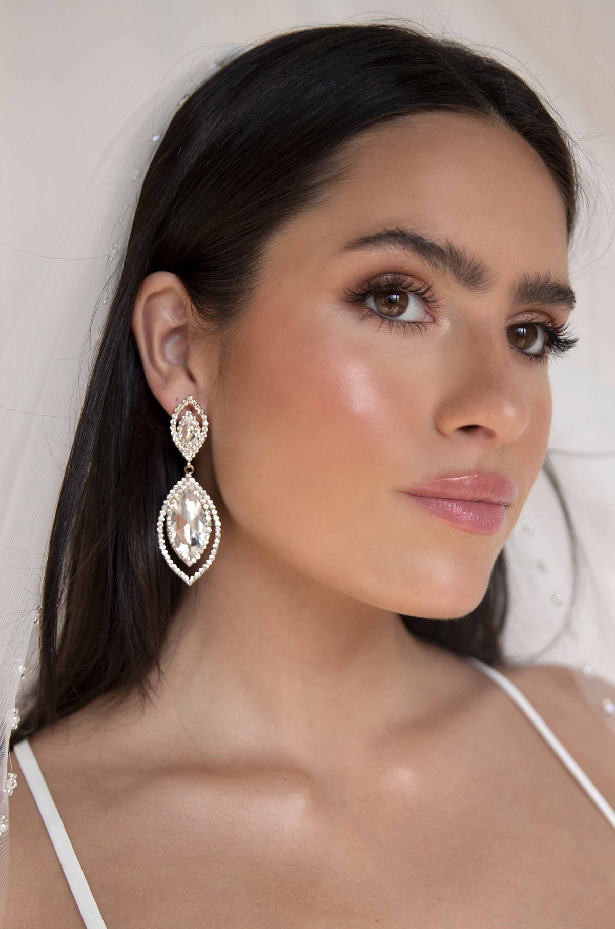 Timeless Crystal Dangle Earrings - Clear Crystals | Ettika
