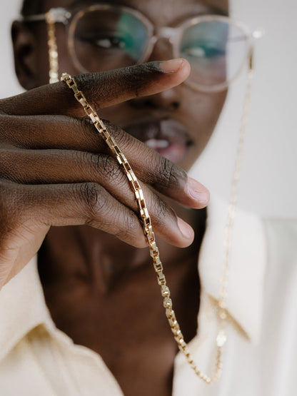 Golden Rays Rectangle Eyeglass Chain - Gold Tone | Ettika