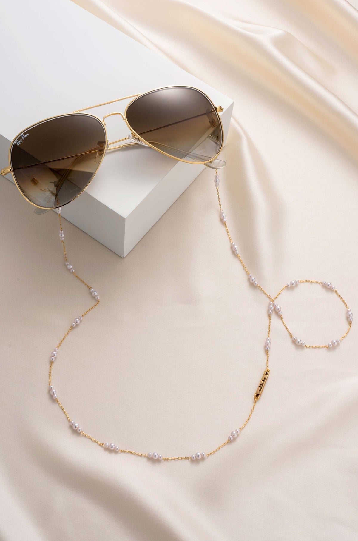 Pearl Moments Eyeglass Chain - Gold Tone | Ettika