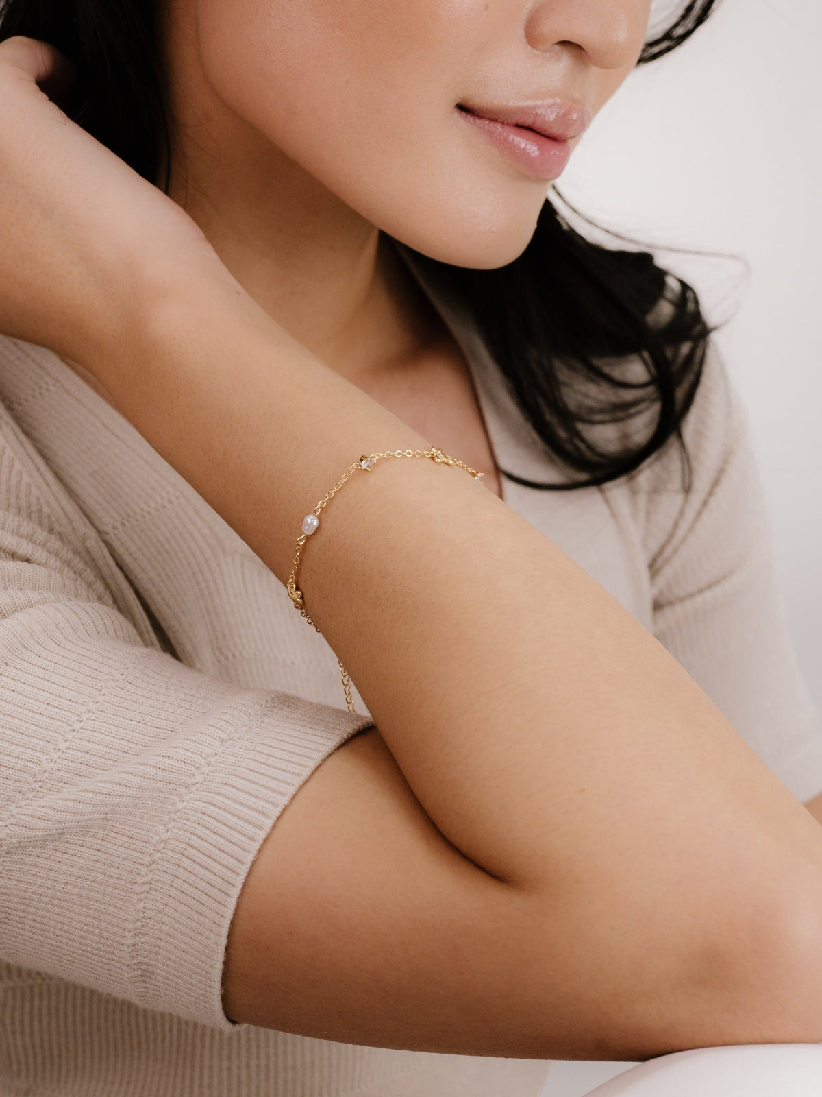 Subtle Butterflies and Pearl Bracelet - 18k Gold Plated | Ettika