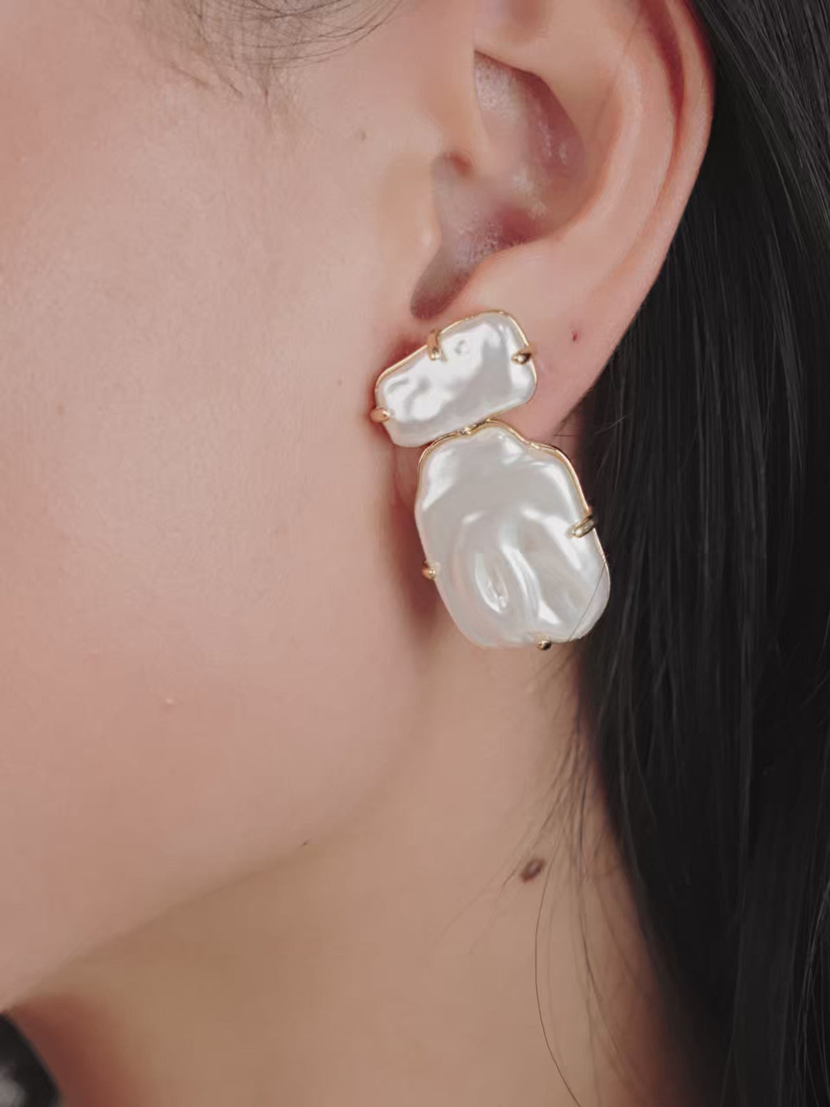 Edge of Water Double Pearl Earrings - Pearl | Ettika