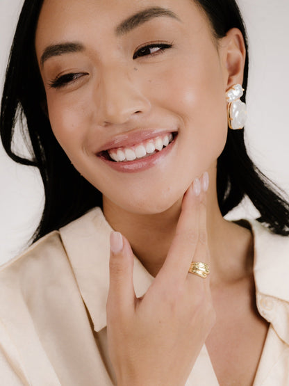 Edge of Water Double Pearl Earrings - Pearl | Ettika