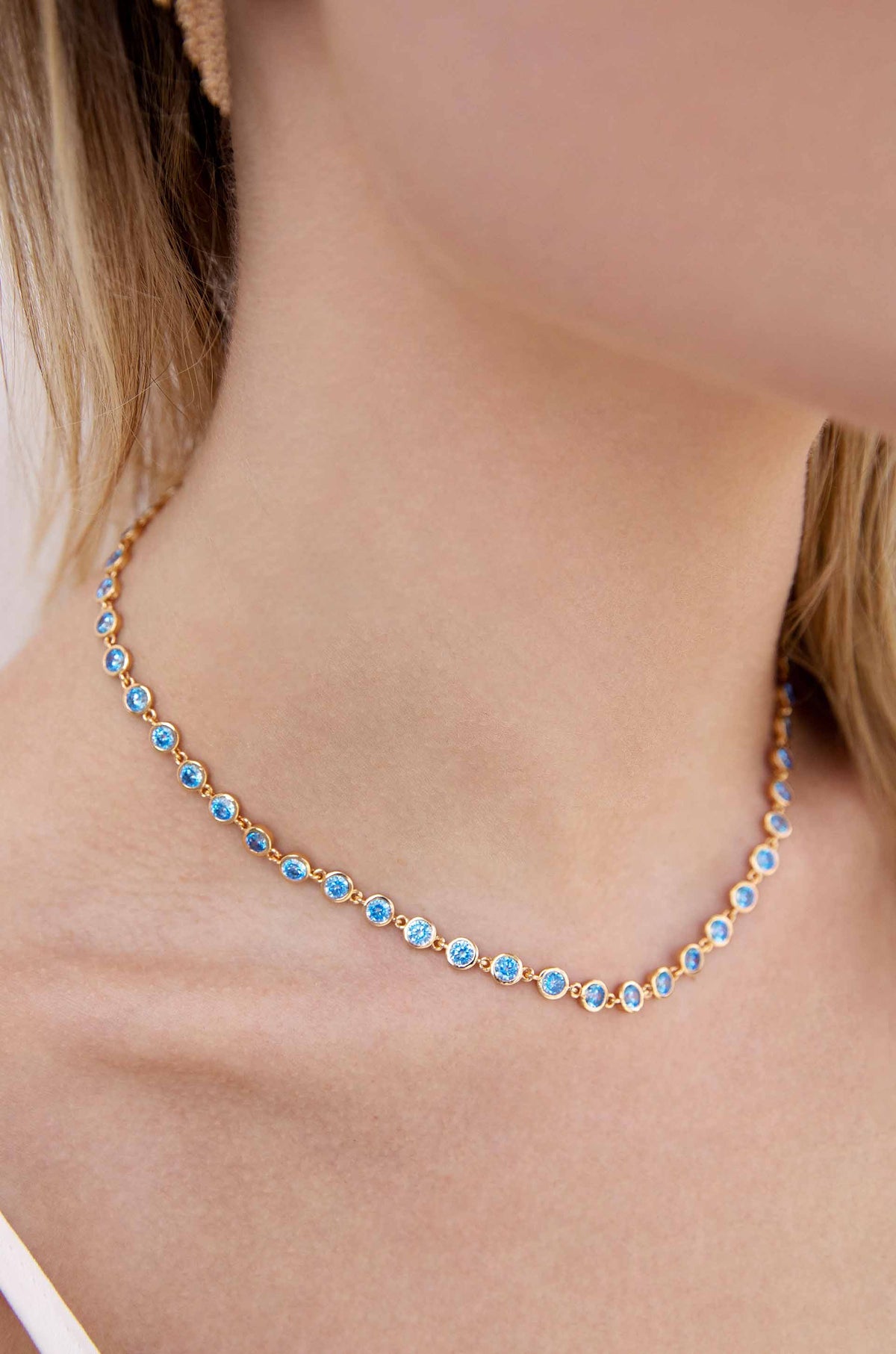 Crystal Disc and Link Necklace - Aqua Crystal with 18k Gold Plating | Ettika
