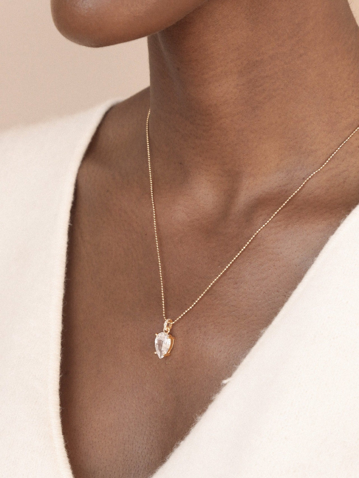 Thin and Delicate Crystal Pendant Necklace - Clear Crystals | Ettika