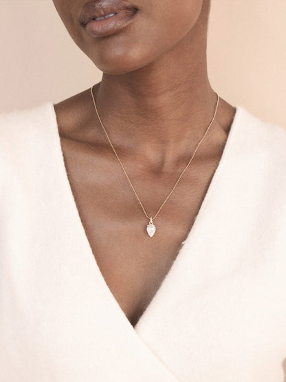 Thin and Delicate Crystal Pendant Necklace - Clear Crystals | Ettika