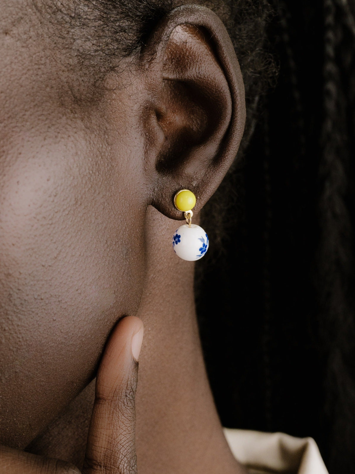 Indigo Floral Drop Earrings - Yellow Resin | Ettika