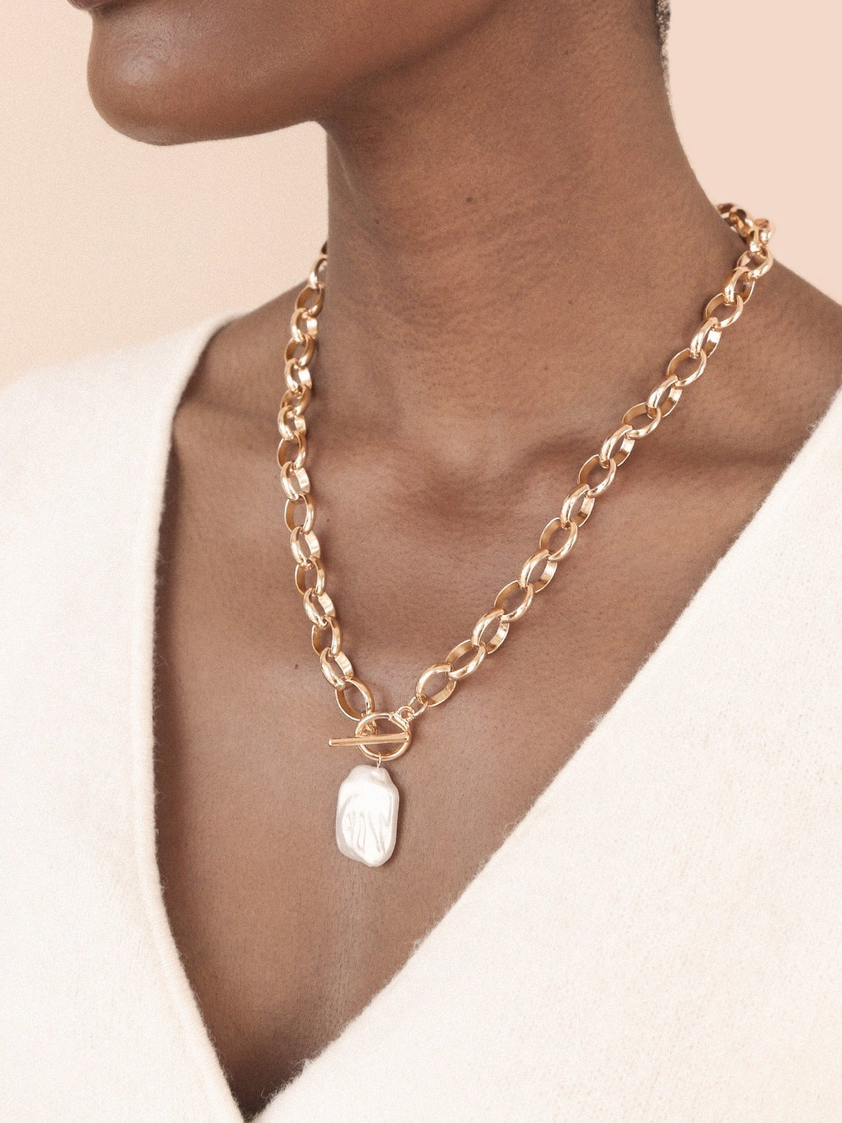 Edge of Water Pearl Pendant Necklace - Pearl | Ettika