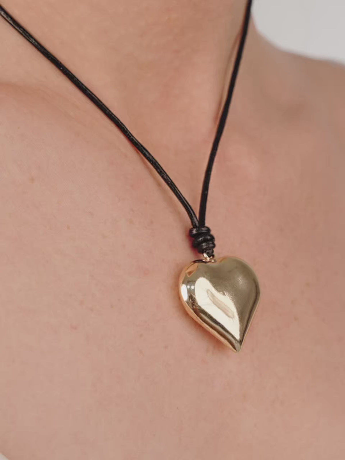 Heart Pendant Adjustable Cord Necklace - Black Leather and 18k Gold Plating | Ettika