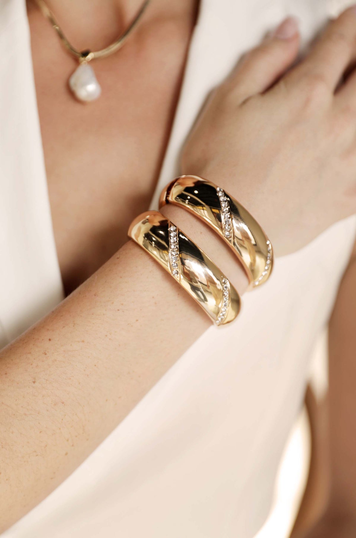 Crystal Dotted Bangle - Clear Crystals | Ettika