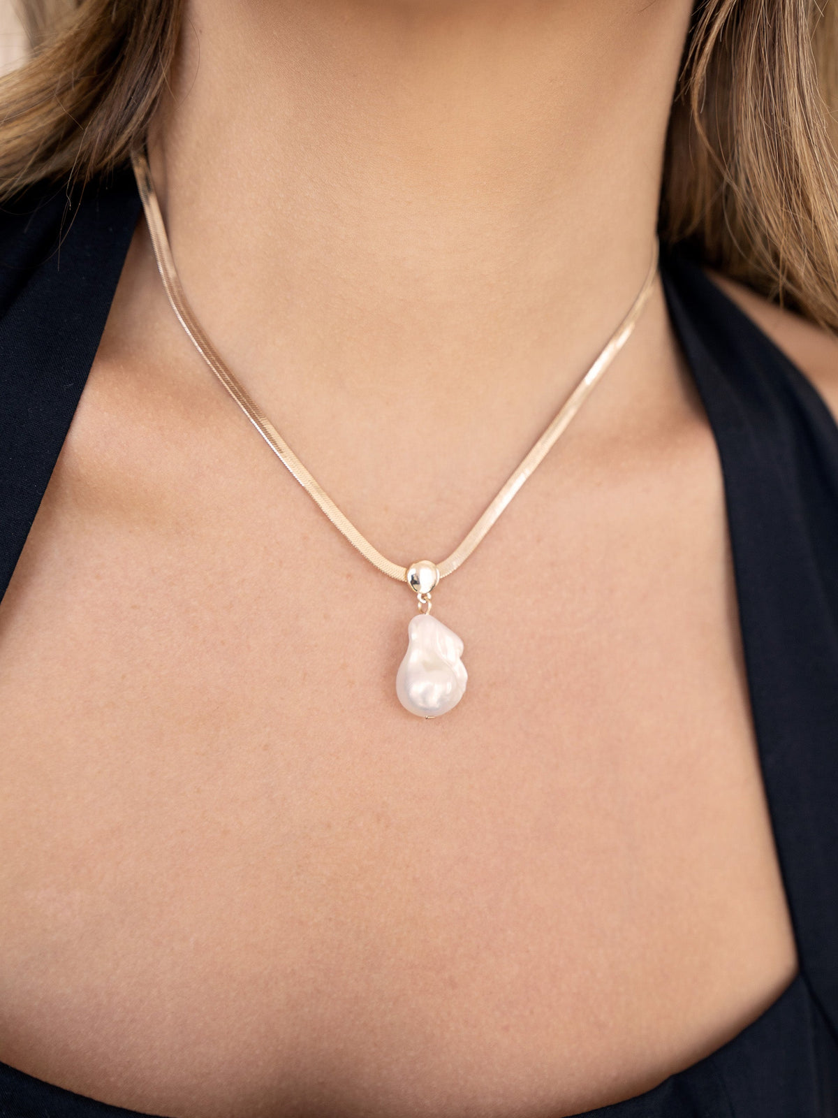 Baroque Pearl Pendant Necklace - Pearl with 18k Gold Plating | Ettika