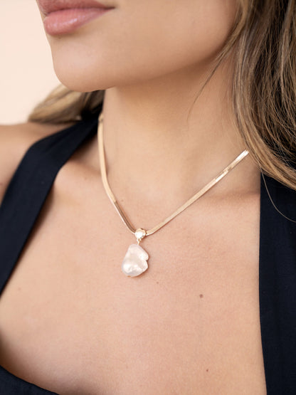Baroque Pearl Pendant Necklace - Pearl with 18k Gold Plating | Ettika