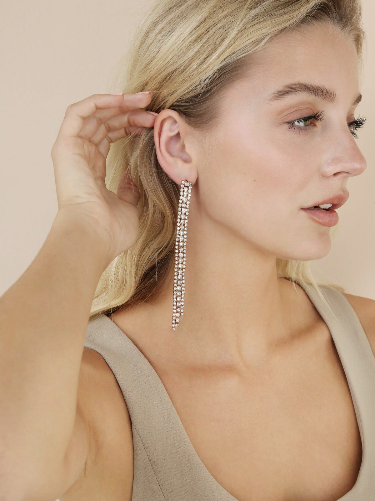 Your Moment Crystal Dangle Earrings - Clear Crystals | Ettika