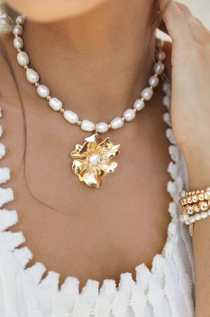 Golden Petals and Pearl Necklace - Pearl | Ettika