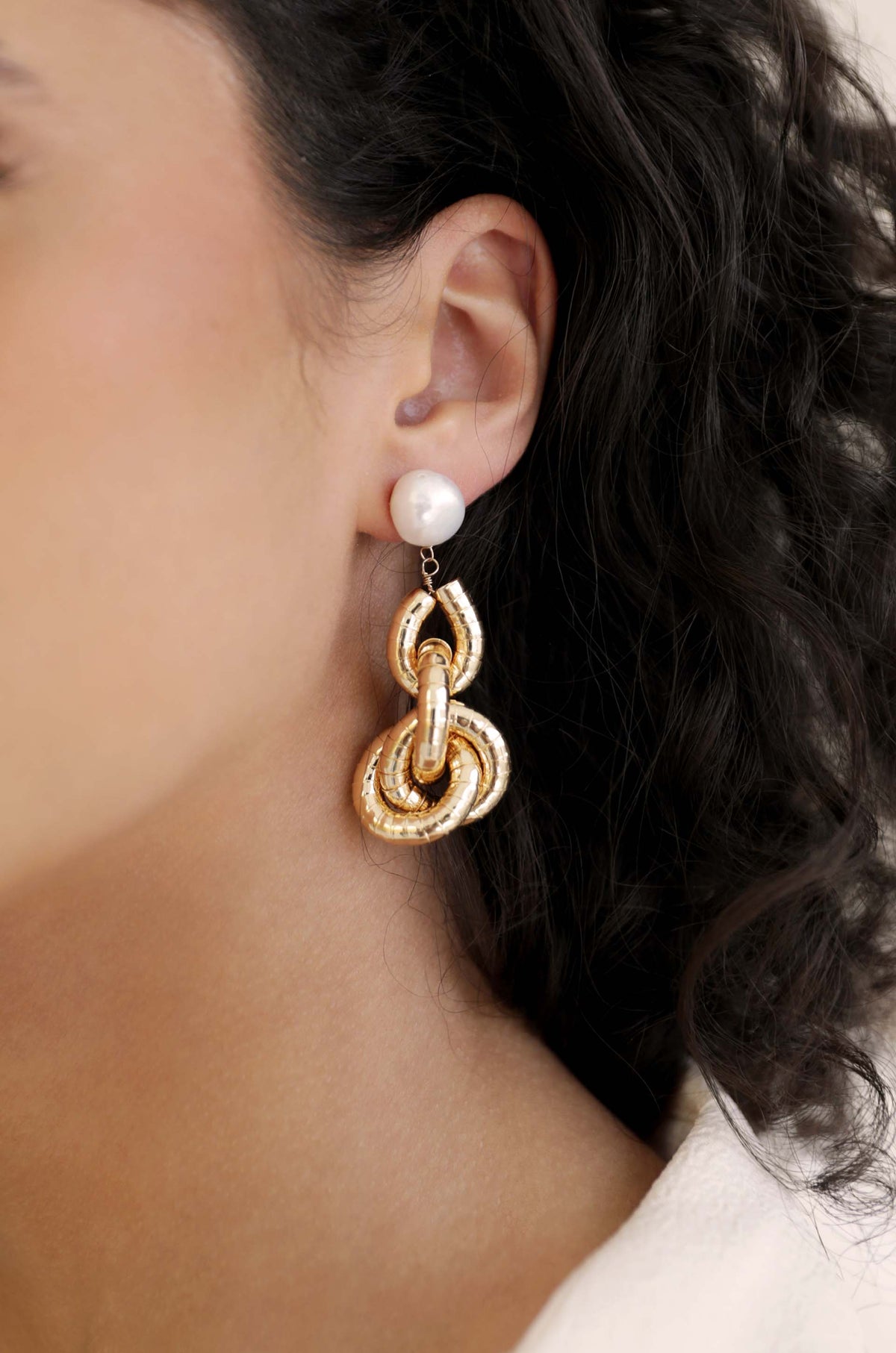 Liquid Gold Pearl Drop Earrings - Pearl with 18k Gold Plating | Ettika