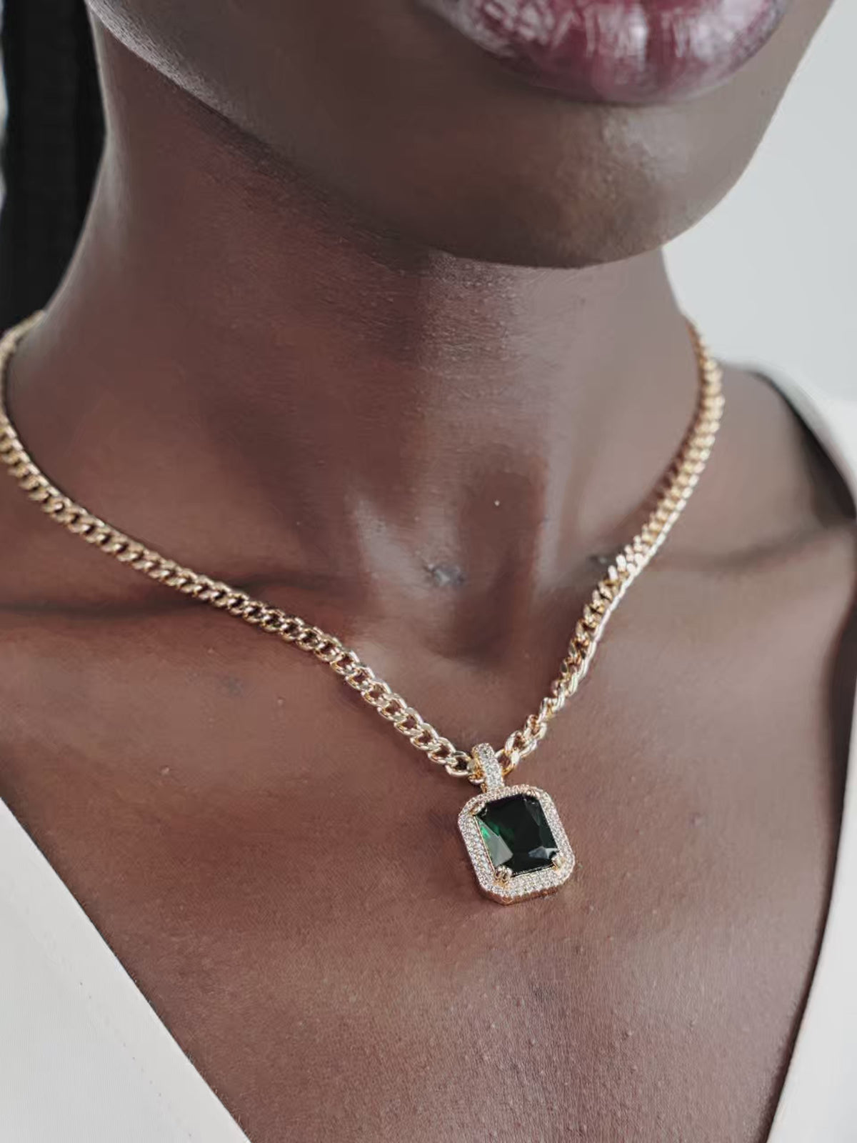 Emerald Stone Pendant Link Necklace - Emerald Crystal with 18k Gold Plating | Ettika